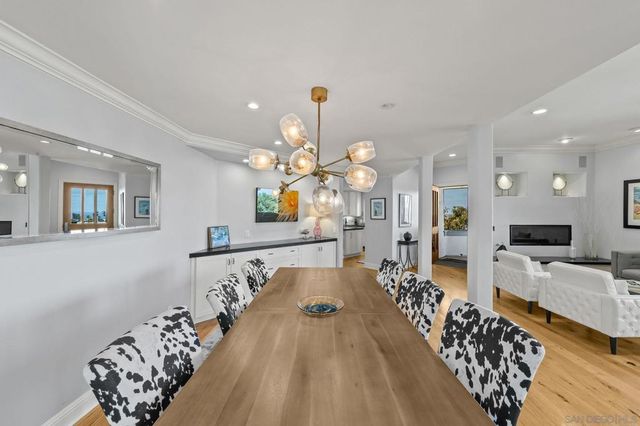 7651 Country Club Drive, La Jolla, CA 92037