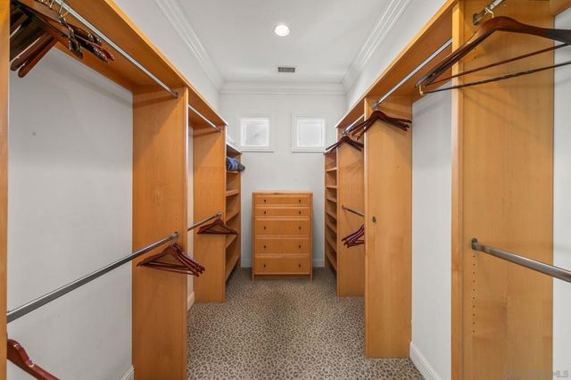 7651 Country Club Drive, La Jolla, CA 92037