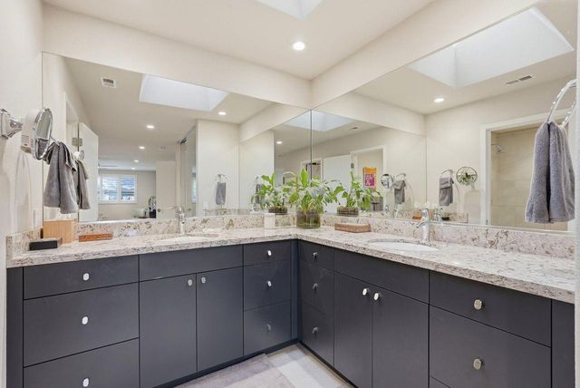 317 E Ranch Rd, Sacramento, CA 95825