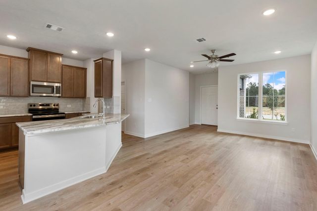 613 Rockbridge Drive, Huntsville, TX 77340