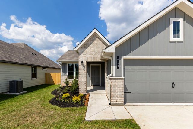 613 Rockbridge Drive, Huntsville, TX 77340