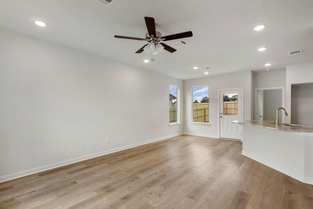 613 Rockbridge Drive, Huntsville, TX 77340