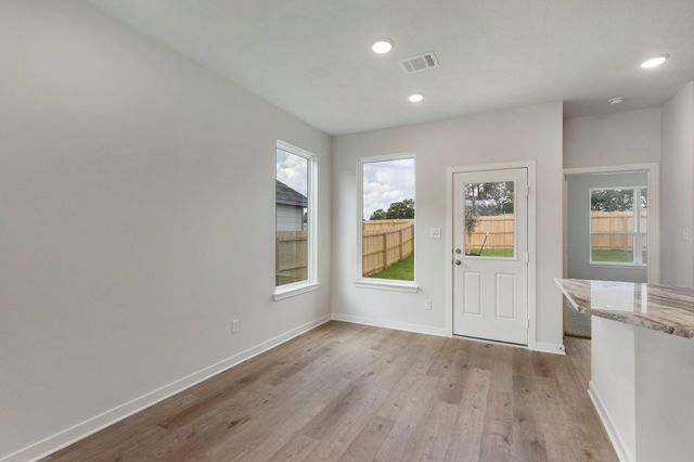 613 Rockbridge Drive, Huntsville, TX 77340