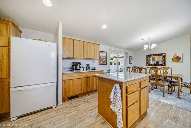 1725 N HODGES Ln, Spokane Valley, WA 99016