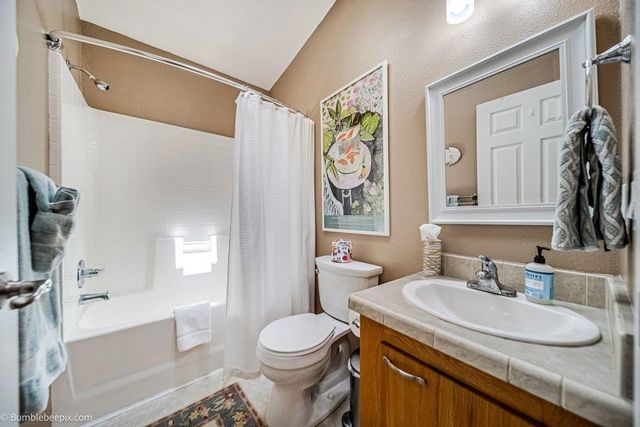 1725 N HODGES Ln, Spokane Valley, WA 99016