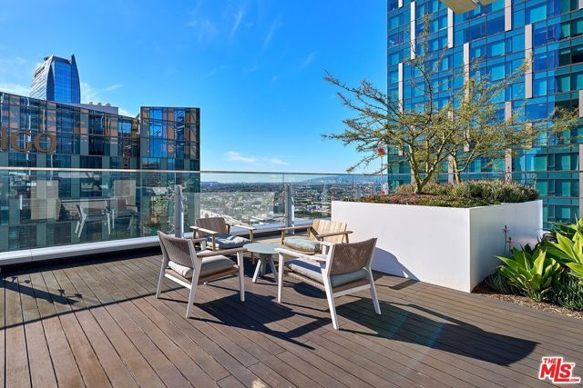 877 Francisco Street 1207, Los Angeles, CA 90017