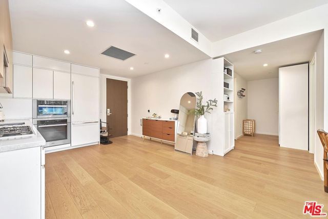 877 Francisco Street 1207, Los Angeles, CA 90017