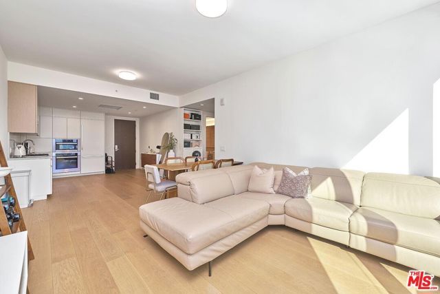 877 Francisco Street 1207, Los Angeles, CA 90017