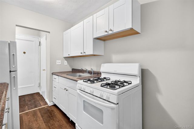 205 West Post Road 1N, White Plains, NY 10606