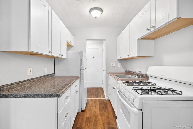 205 West Post Road 1N, White Plains, NY 10606
