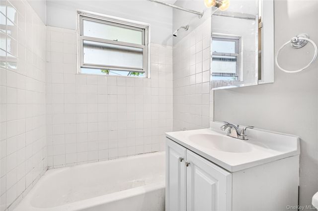 205 West Post Road 1N, White Plains, NY 10606