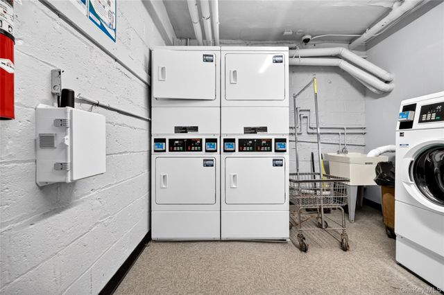205 West Post Road 1N, White Plains, NY 10606
