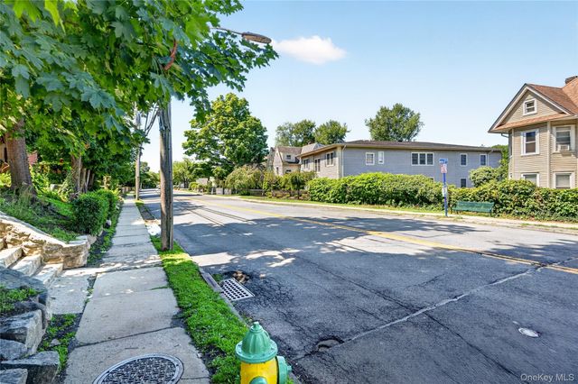 205 West Post Road 1N, White Plains, NY 10606