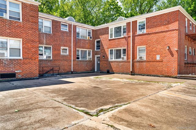205 West Post Road 1N, White Plains, NY 10606