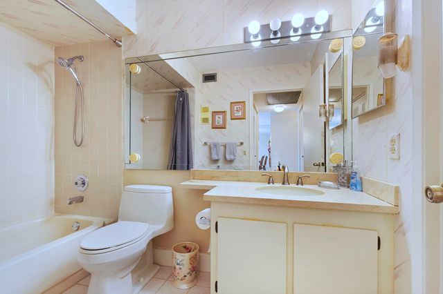 18800 Haywood Terrace 7, Boca Raton, FL 33496