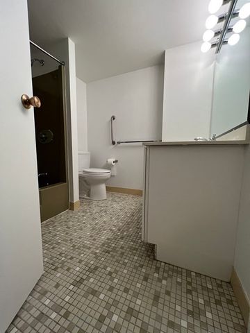 1550 Worcester Rd 114, Framingham, MA 01702