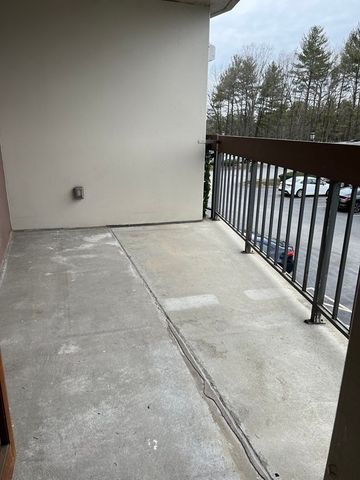 1550 Worcester Rd 114, Framingham, MA 01702