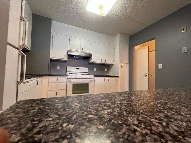 1550 Worcester Rd 114, Framingham, MA 01702