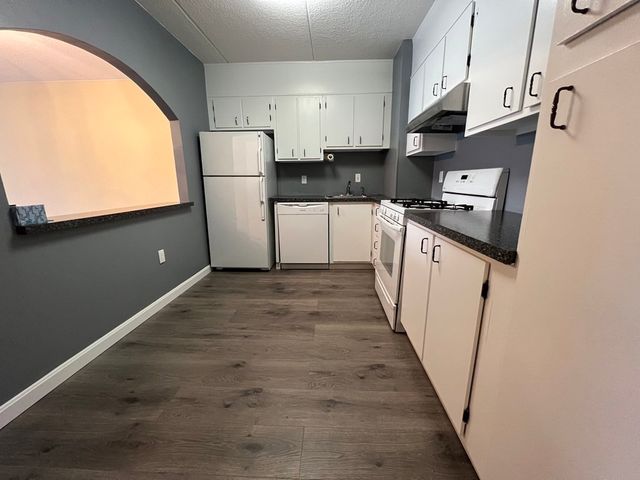 1550 Worcester Rd 114, Framingham, MA 01702