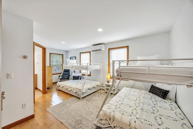 128 Shore Rd, Truro, MA 02666