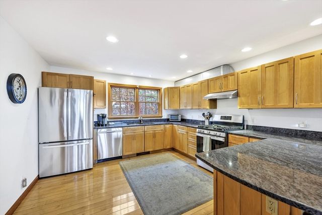 128 Shore Rd, Truro, MA 02666