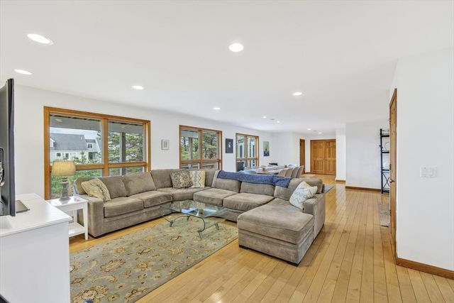 128 Shore Rd, Truro, MA 02666