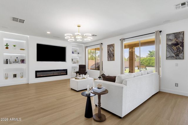 14847 W WINDSOR Avenue, Goodyear, AZ 85395