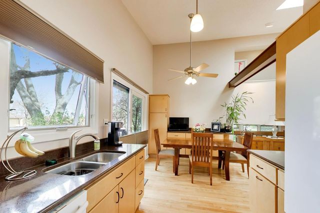 6501 Raintree Court, Lisle, IL 60532