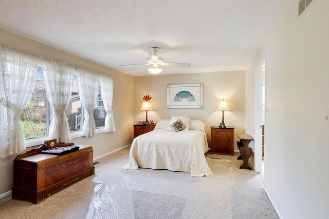 6501 Raintree Court, Lisle, IL 60532