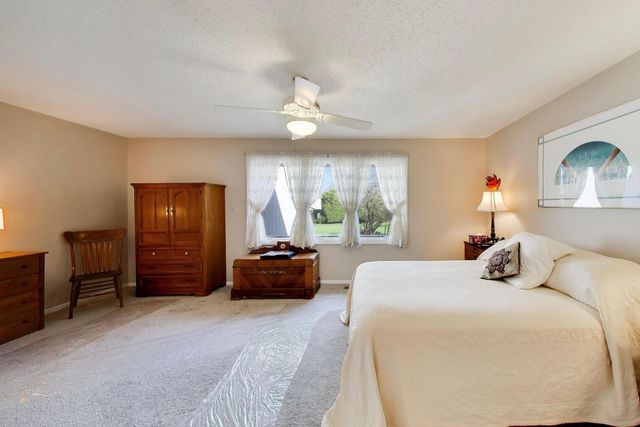 6501 Raintree Court, Lisle, IL 60532