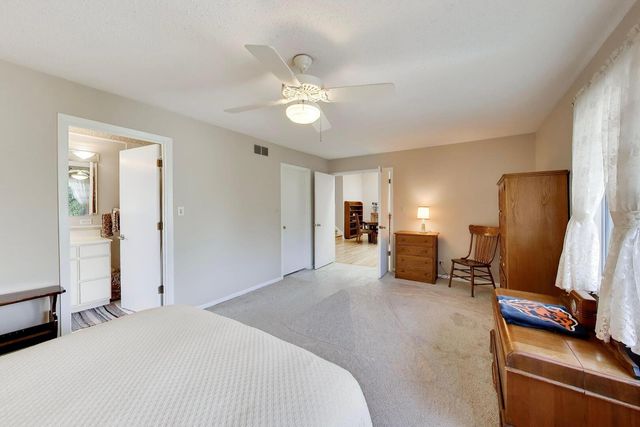 6501 Raintree Court, Lisle, IL 60532