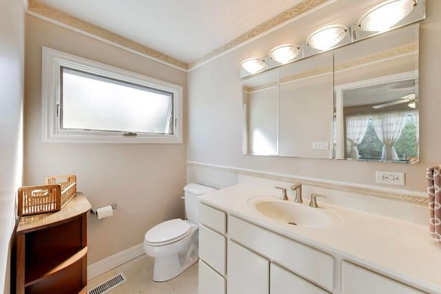 6501 Raintree Court, Lisle, IL 60532