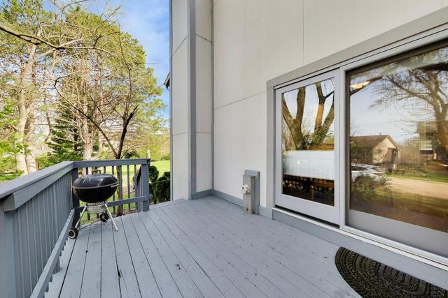 6501 Raintree Court, Lisle, IL 60532