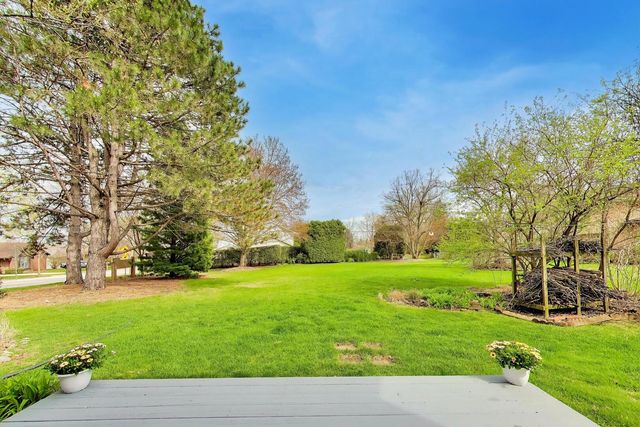 6501 Raintree Court, Lisle, IL 60532