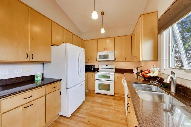 6501 Raintree Court, Lisle, IL 60532