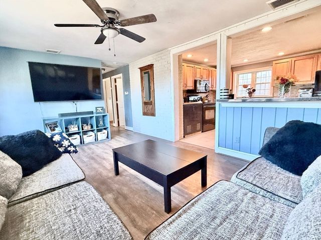 45 Braintree Ave, Brockton, MA 02302