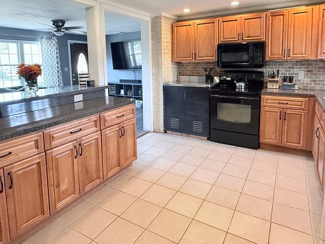 45 Braintree Ave, Brockton, MA 02302