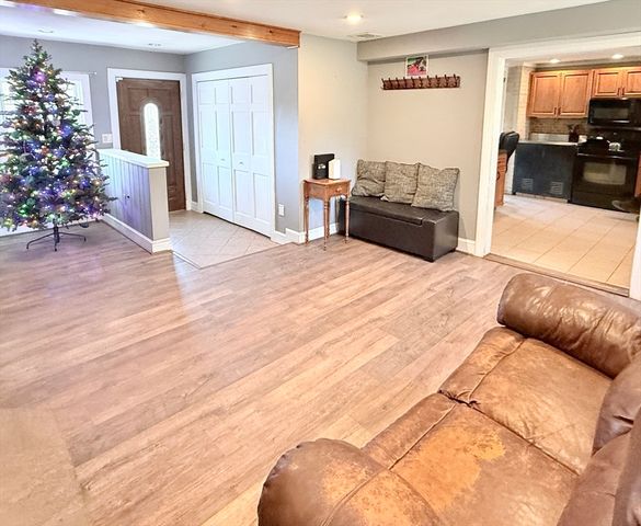 45 Braintree Ave, Brockton, MA 02302