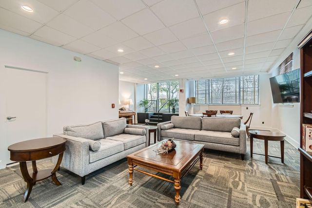 1620 E Broad Street, 603, Columbus, OH 43203