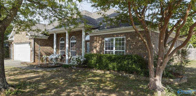 7011 Freedom Park Circle SE, Owens Cross Roads, AL 35763