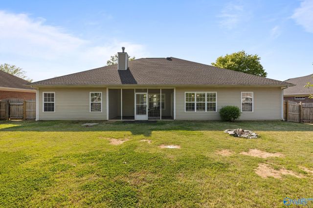 7011 Freedom Park Circle SE, Owens Cross Roads, AL 35763