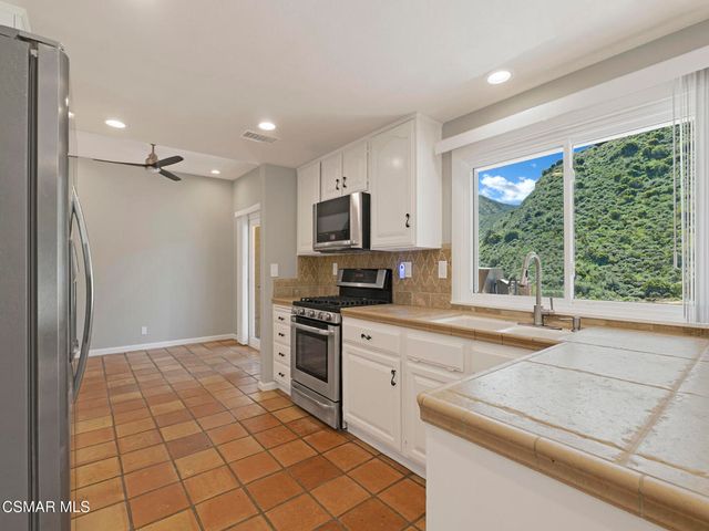 1590 Meander Drive, Simi Valley, CA 93065