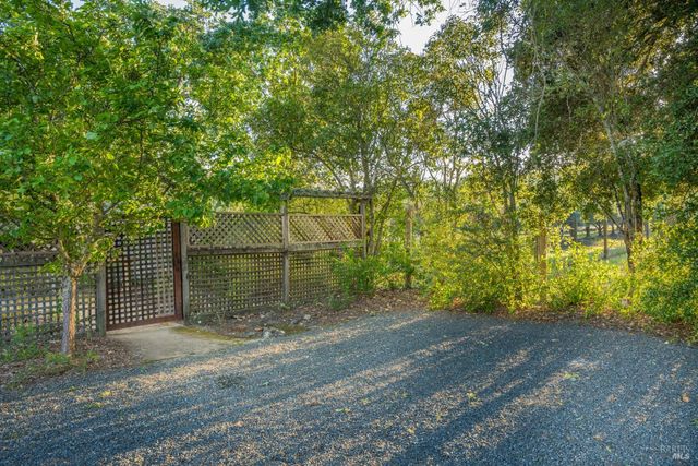 18320-18330 Carriger Rd, Sonoma, CA 95476