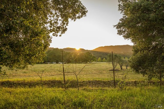 18320-18330 Carriger Rd, Sonoma, CA 95476