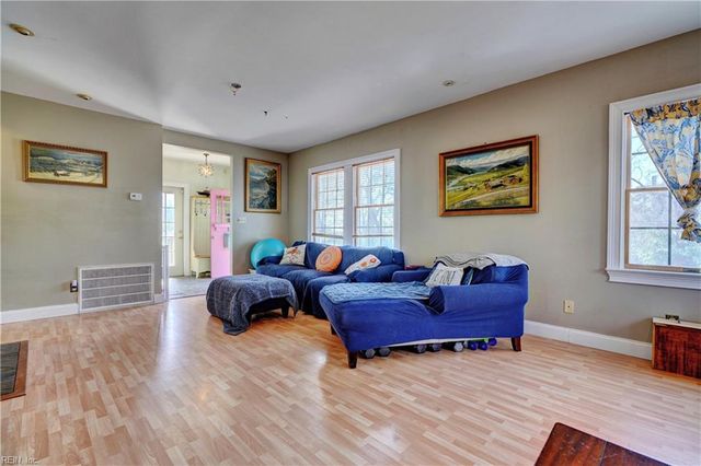 314 River RD, Newport News, VA 23601