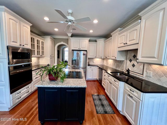 1944 Cornerstone Drive, Winterville, NC 28590