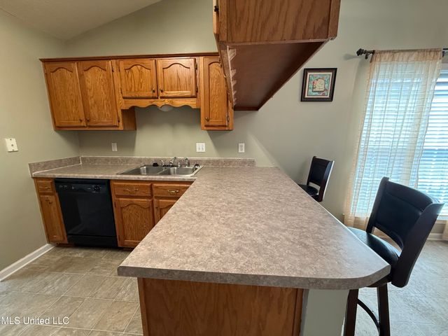 1552 Central Trails Drive, Southaven, MS 38671