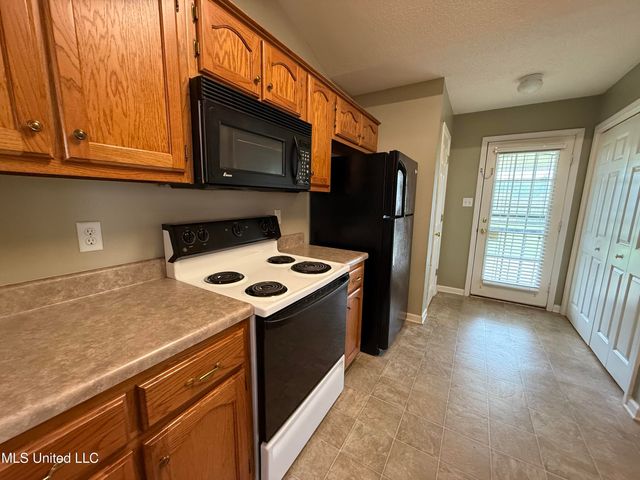 1552 Central Trails Drive, Southaven, MS 38671