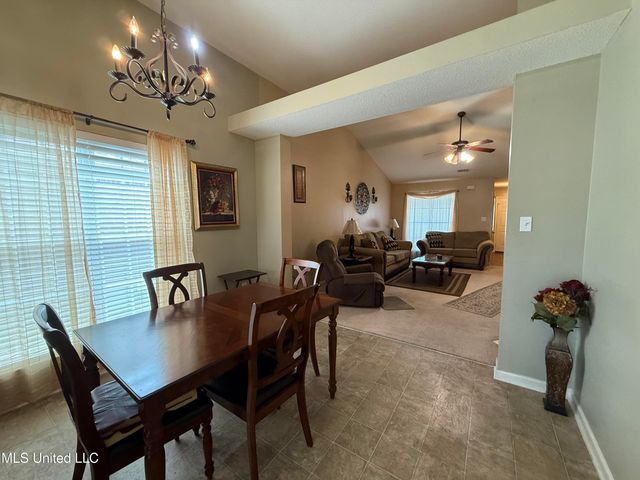 1552 Central Trails Drive, Southaven, MS 38671
