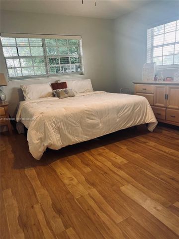 1040 Lyons Park Dr, Pompano Beach, FL 33060